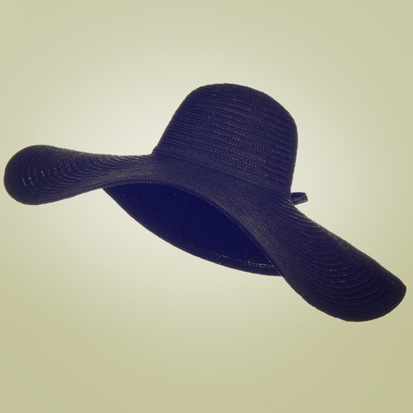 Black straw inspired hat