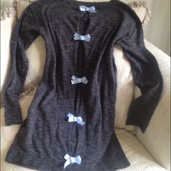 Gorgeous Open Bow Back Grey Blue Light Sweater