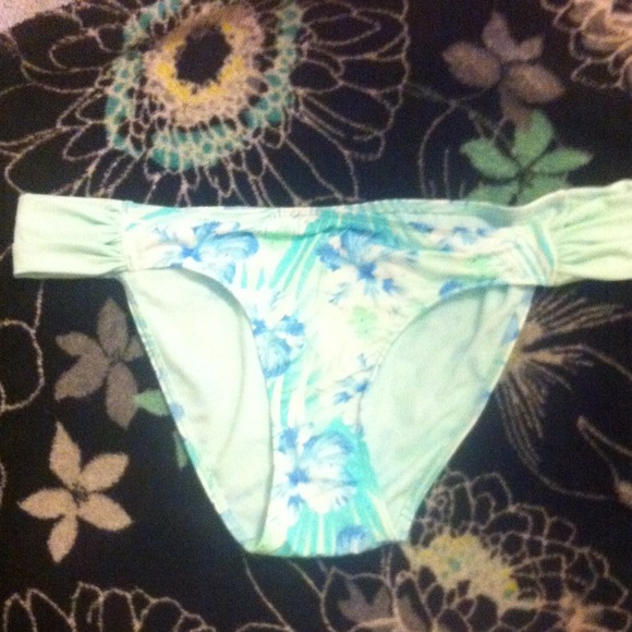 PRETTY Hollister Swim Bottom - Picture 1 of 1