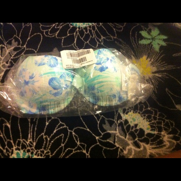 Brand New Swim Top - Picture 1 of 1