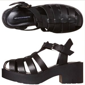 Black lily windsor smiths