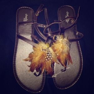 NWT Charlotte Russe brown feather sandals