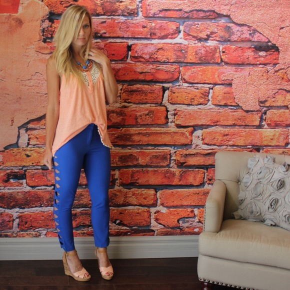 ⬇️Blue side lattice cut out ankle pants - Picture 3 of 4