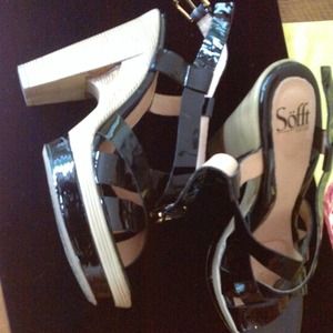 Sofft platform shoes