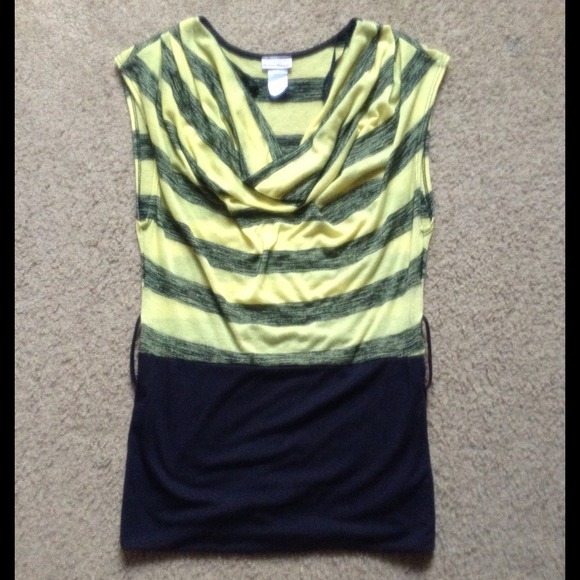 Black and Yellow Dressy Top - Picture 1 of 2