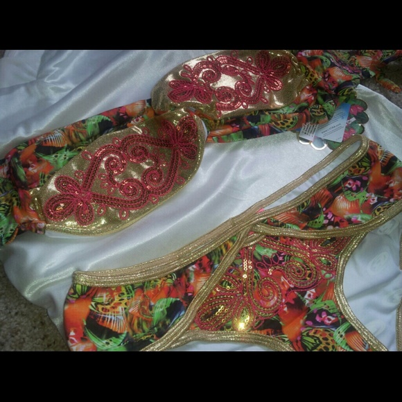 Exotic  bikinis brazilian/colombian - Picture 3 of 4