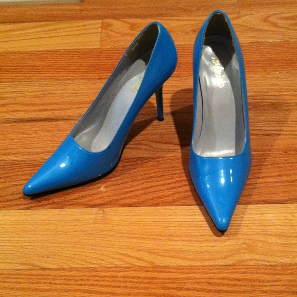 Stilettos - Picture 2 of 3