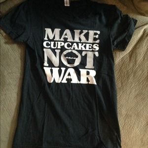 Authentic Johnny Cupcakes tshirt