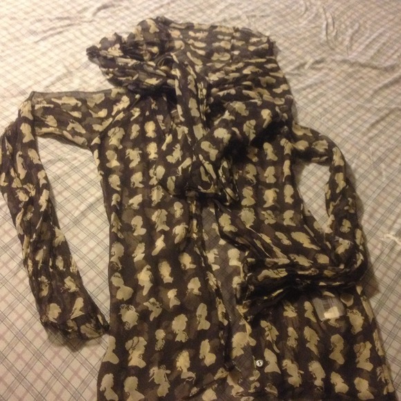 D&G cream and brown top
