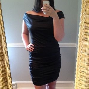 🎉HOST PICK🎉 Black Ruched Dress