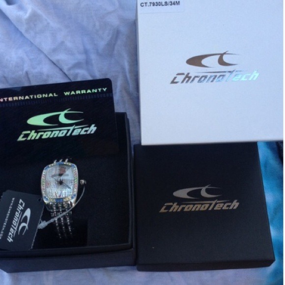 Beautiful Chronotech Women's Watch PRICE FIRM - Picture 2 of 3