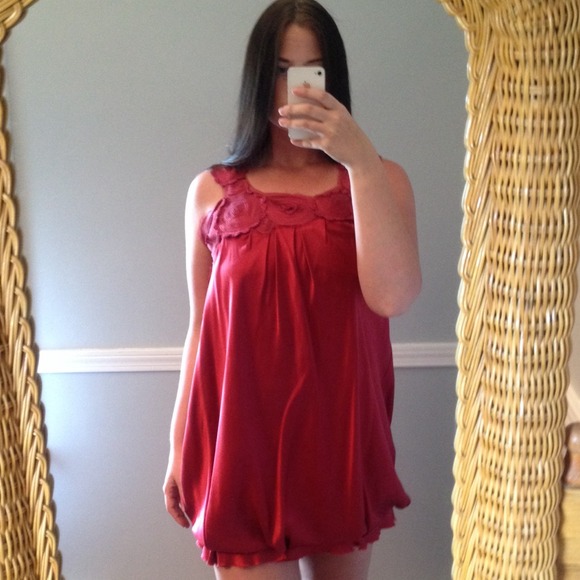 Flower Detailed BCBG Dress - Picture 3 of 3