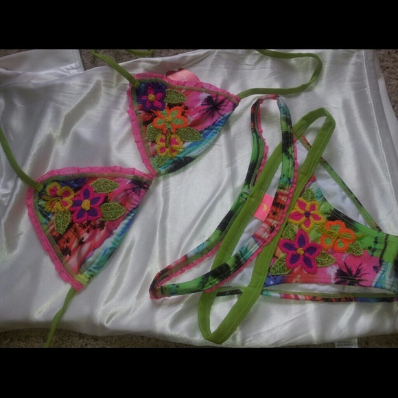 Sexy bikinis colombian/brazilian - Picture 3 of 4