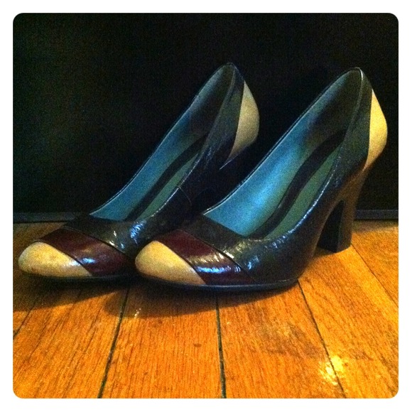 Kenneth Cole Heels Size 6.5