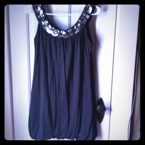 Pretty dark grey dress