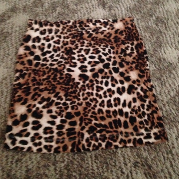 Bodycon mini skirt