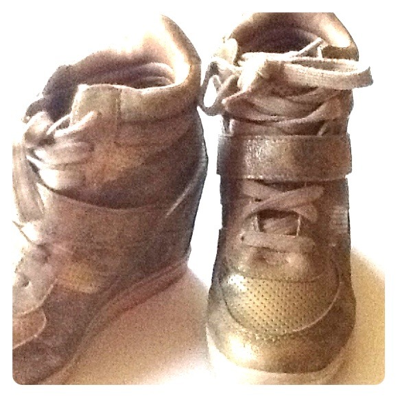 Sneaker wedges