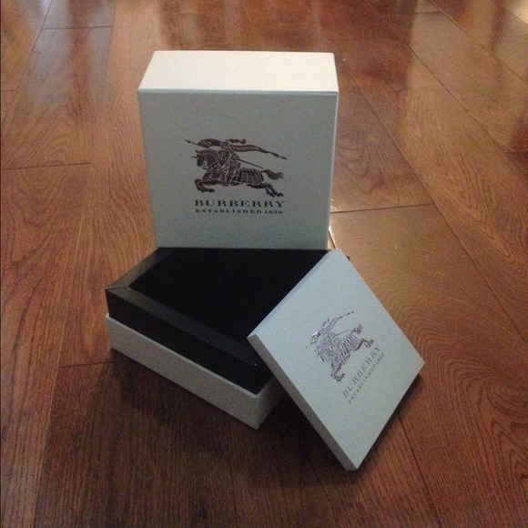 Burberry box