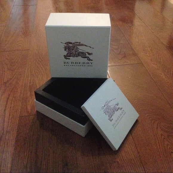 Burberry box