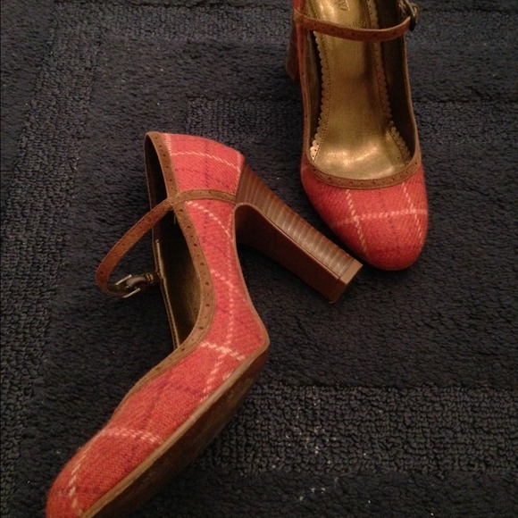 JCrew Burnt Orange size 6 1/2 closed toed heels - Picture 3 of 4