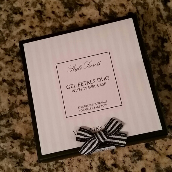 Victoria's Secret silicone gel petal duo