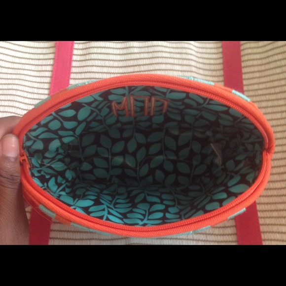 NWOT Vera Bradley cosmetic pouch.💄💋 - Picture 2 of 3