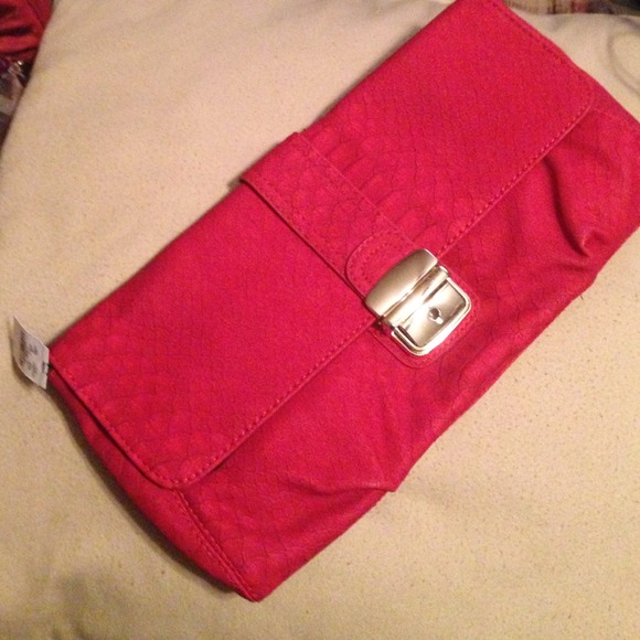 NWT Express Clutch - Picture 4 of 4