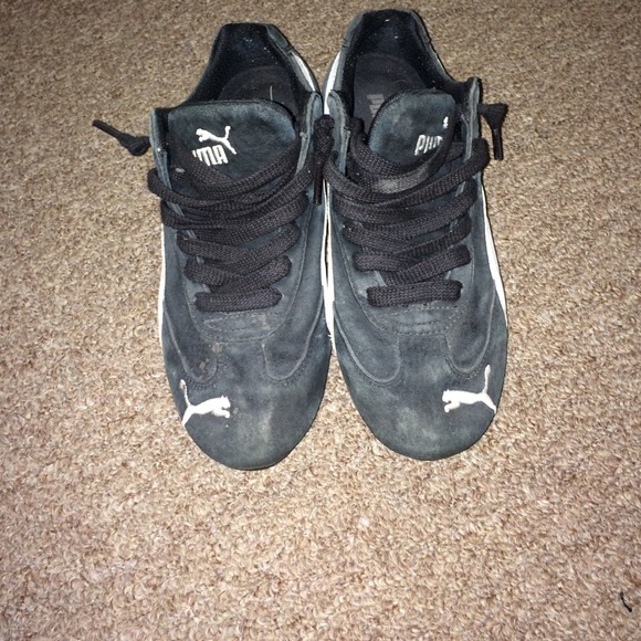 Pumas shoes