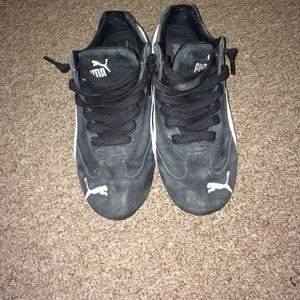 Pumas shoes
