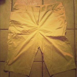 Tan Lafayette 148 Capris