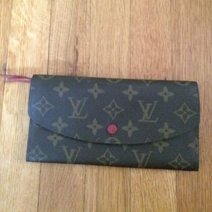 Louis Vitton Lookalike Wallet