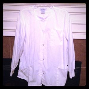 White long sleeve scrub jacket