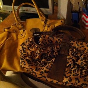 Bundle jessica Simpson and forever 21 purse