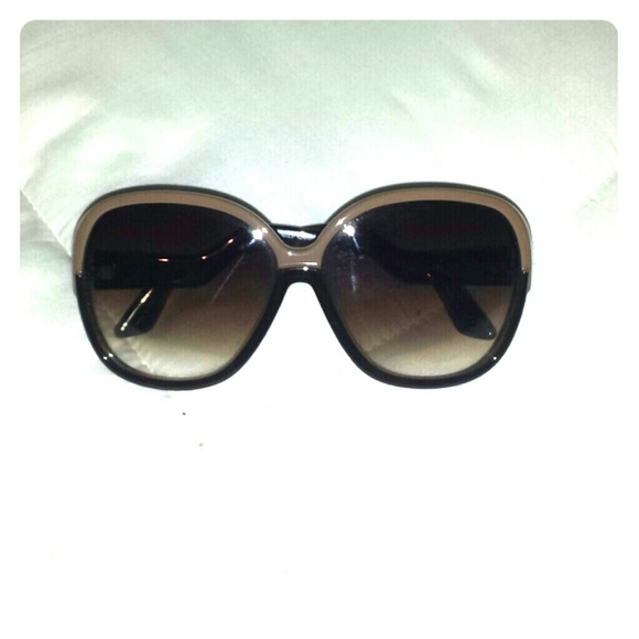 Beige n brown. Juicy Couture sunglasses