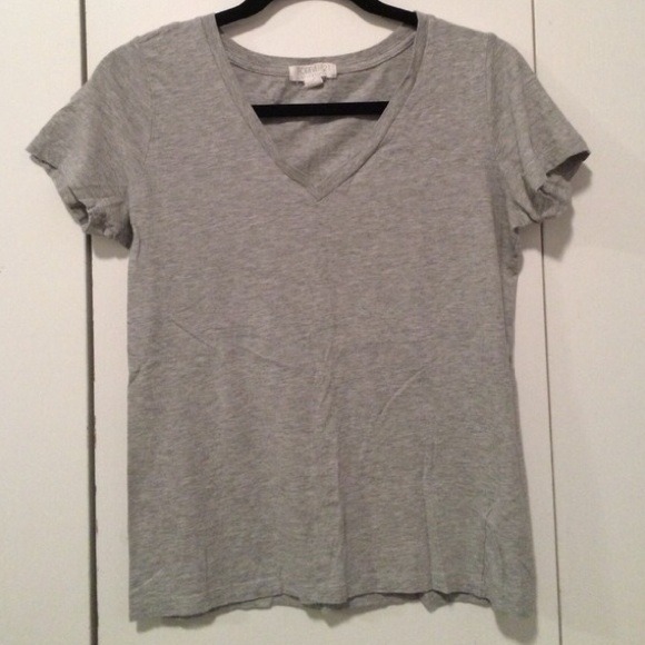 | 10/11 HP | grey vneck shirt - Picture 2 of 2
