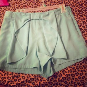Large bow high waisted shorts!