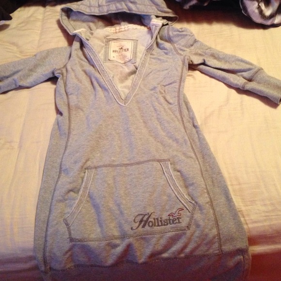 Hollister 3/4 deep V hoodie