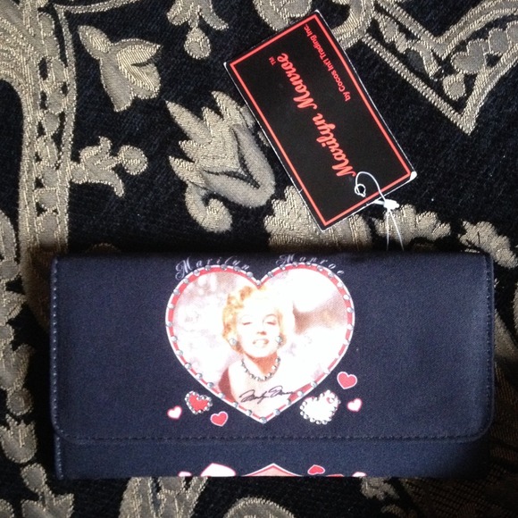 Marilyn Monroe black wallet
