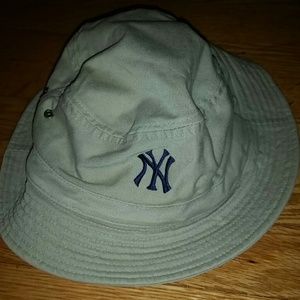 FREE w ANY $10 purchase NY YANKEES Fisherman Cap