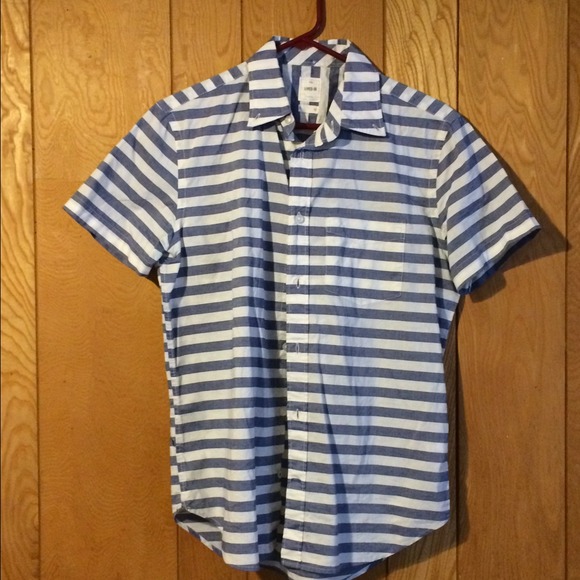 Men's short sleeved GAP button striped shirt. S