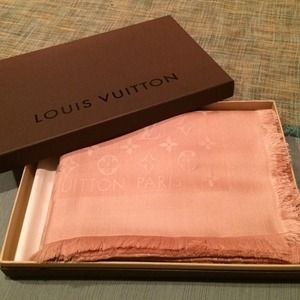 Louis Vuitton St. Petersbourg Scarf (pink)