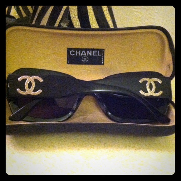 🎀🎀SOLD🎀🎀   CHANEL BLACK 5102 SUNGLASSES