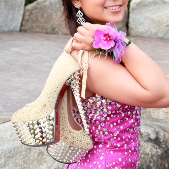 Gold spike platform pumps ankle heels size 7