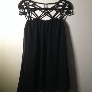CAGED DRESS IN BLACK