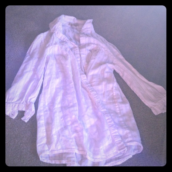 Button down w striped detail