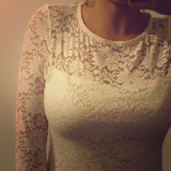 White lace classic dress