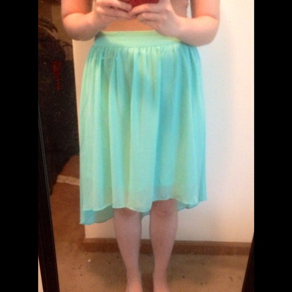 NWOT Forever21 High-Low Chiffon Skirt - Picture 2 of 4