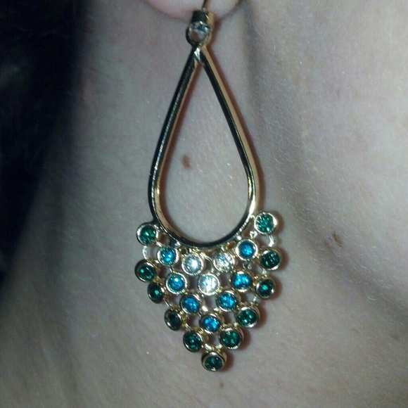 Teardrop loops with beading - Picture 2 of 4