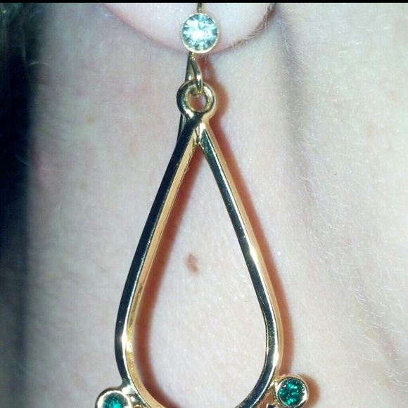 Teardrop loops with beading - Picture 4 of 4