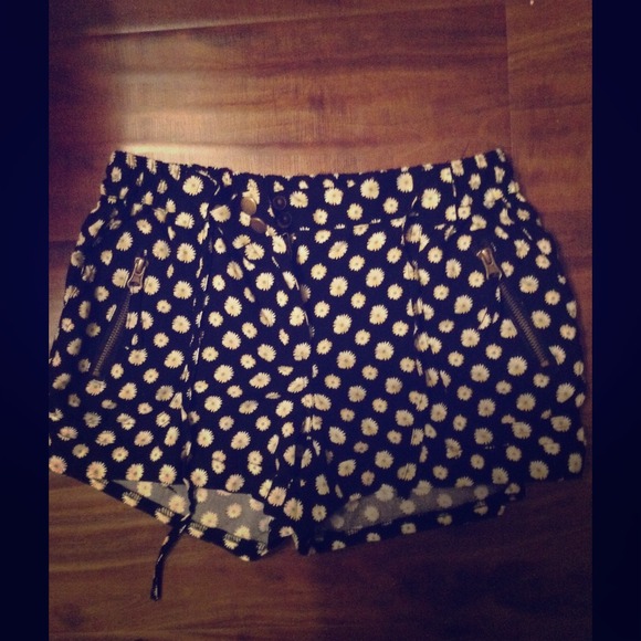 American rag daisy shorts